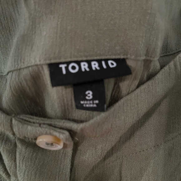 Torrid Green Buttoned Ruffled Blouse - Picture 2 of 7